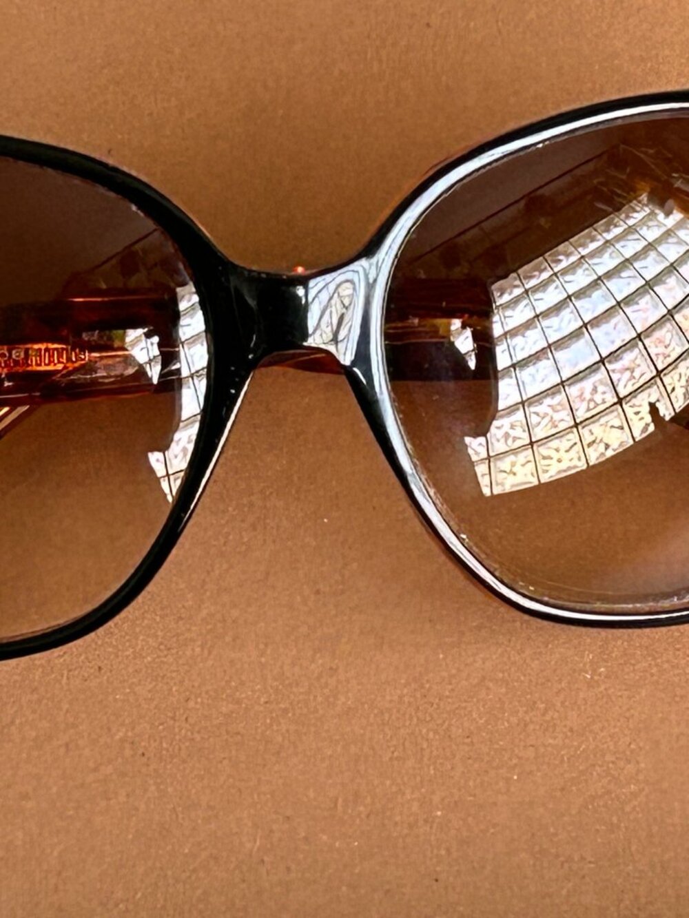 *Vintage Marc Jacobs* Oversized Tortoise Shield Sunglasses – Model MJ 121/S - Picture 4 of 10